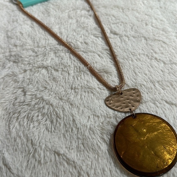 Stein Mart Spring Street Genuine Shell Gold Tone Necklace NEW - Picture 8 of 11